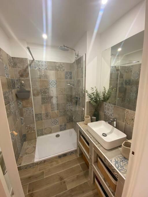 Апартаменты Beau T3 Proche Base Navale Et Ecoles Superieures Тулон Экстерьер фото