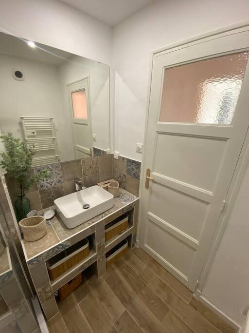Апартаменты Beau T3 Proche Base Navale Et Ecoles Superieures Тулон Экстерьер фото